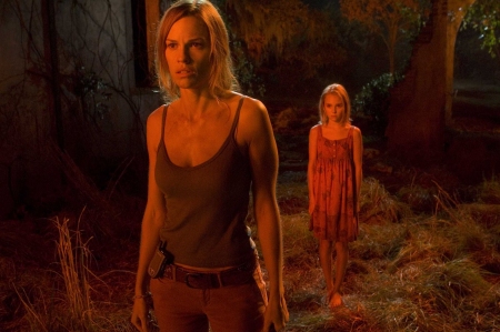 AnnaSophia Robb with Hilary Swank in "The Reaping"